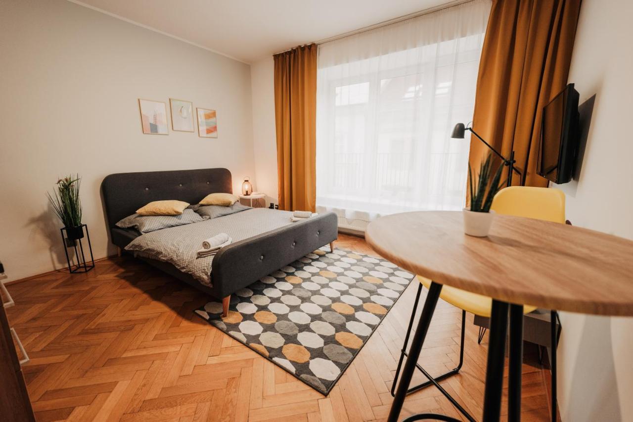 Elegant Studio, 400M From The Square Apartment Pilsen Exterior photo