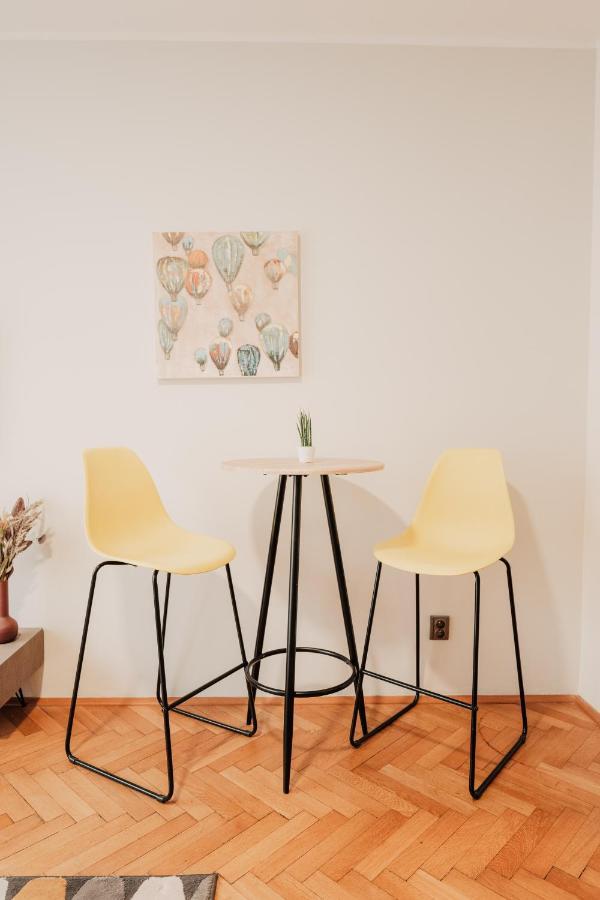 Elegant Studio, 400M From The Square Apartment Pilsen Exterior photo